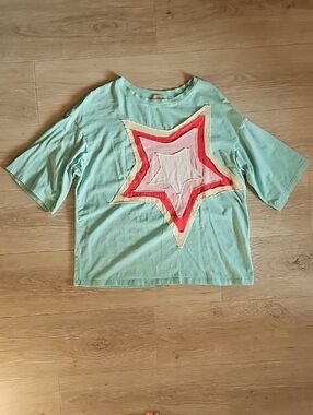 Women’s Mint Green Short Sleeve Tee with Star Graphic